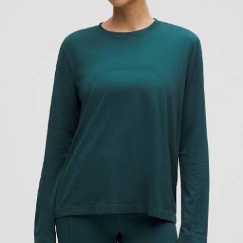 Lululemon Swiftly Relaxed Long-Sleeve Shirt Hip Length Indochine Blue Size 10